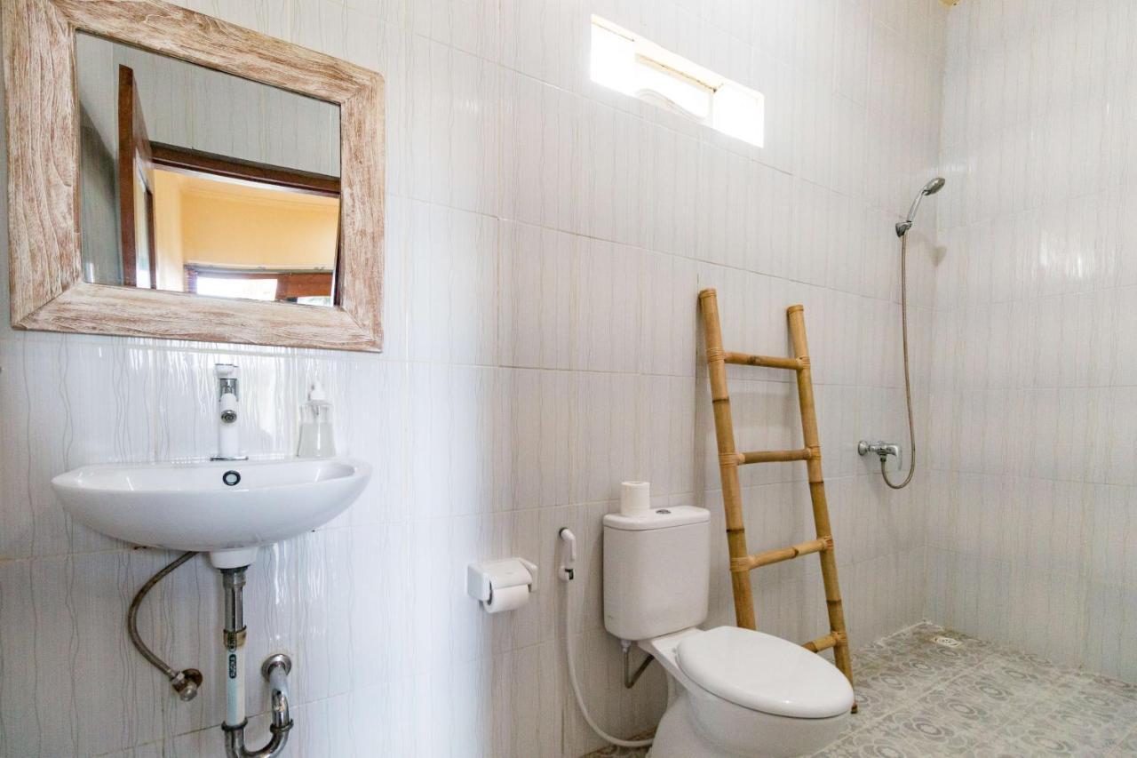 Dicky Guest House 2 Batu Bolong Canggu Exterior foto